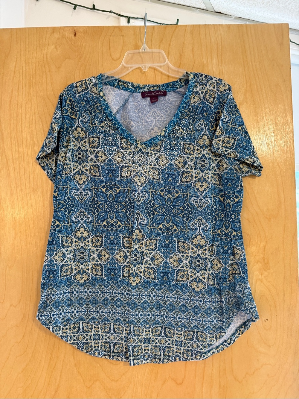 Gloria Vanderbilt Millie Embellished V-Neck Medallion Top Blue Size L